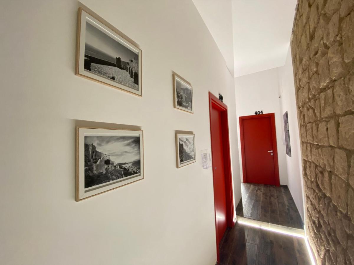Holiday Guesthouse Салерно Екстериор снимка