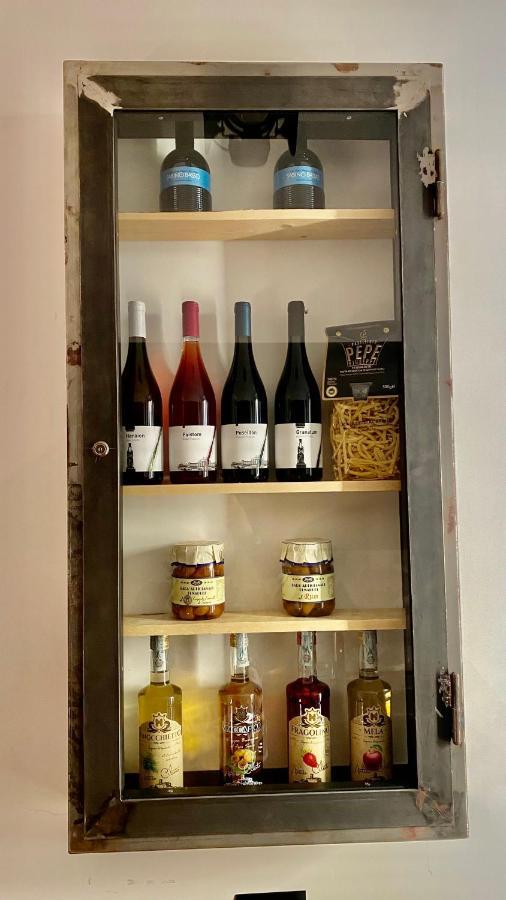 Holiday Guesthouse Салерно Екстериор снимка