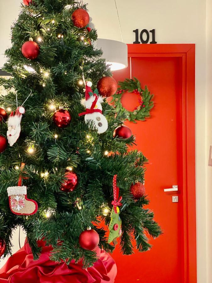 Holiday Guesthouse Салерно Екстериор снимка